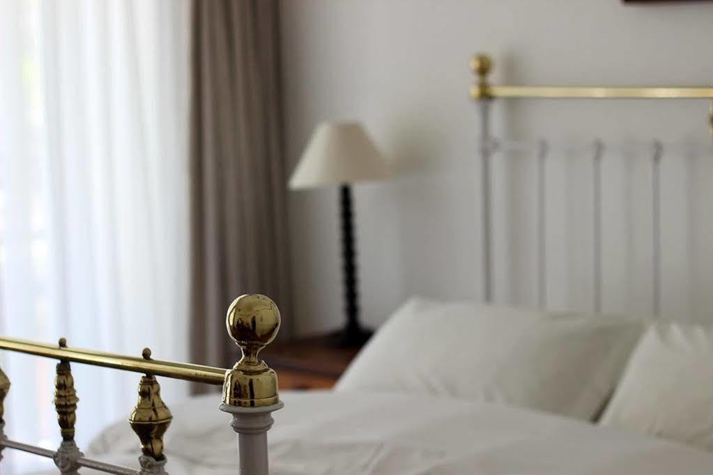 The Stanford Hotel Экстерьер фото